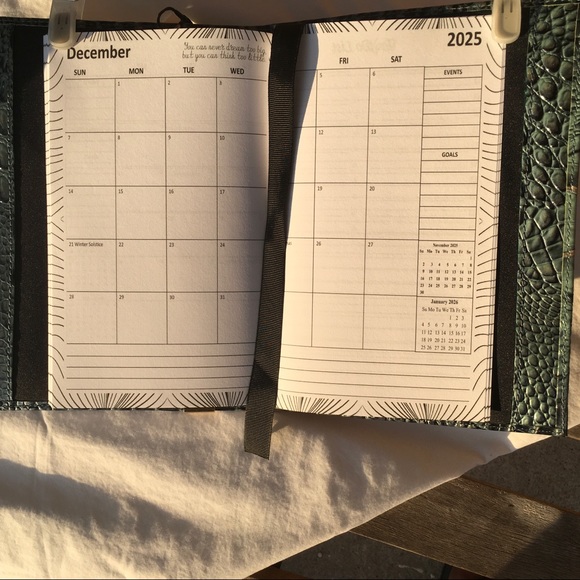 🥰Brahmin 5yr Planner “Blossom’ NWT🥰 - Picture 6 of 9